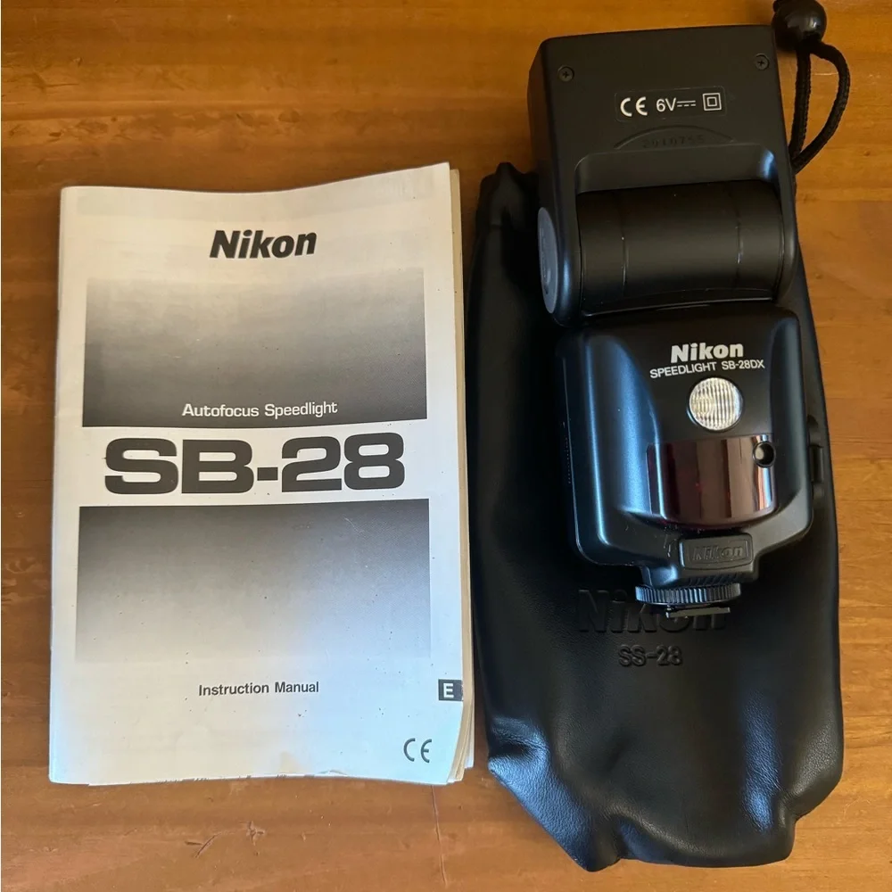 🔆VINTAGE 📸 BUNDLE: Tamrac Camera Bag, Nikon Speedlight SB-28DX, & Camera Strap